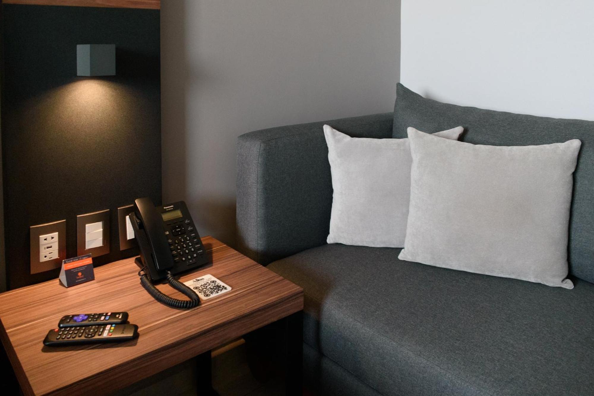 Bedford Hotel Jurica エクステリア 写真